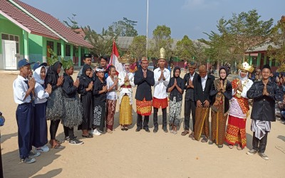 Fashion Show Kebudayaan di SMPN Satu Atap 2 Tulang Bawang Barat